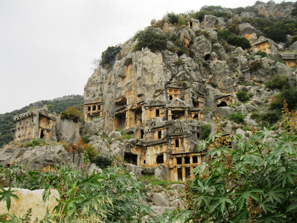 Antalya Demre Myra Ören Yerinde Kaya Mezarları