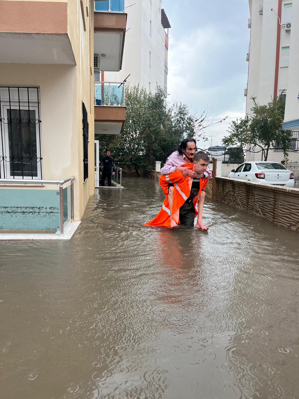Antalya'da 12 13 Şubat'ta Etkili Olan Yağışın Ardından Kentin Birçok Bölgesinde Sel Ve Su Baskınları Yaşanmıştı
