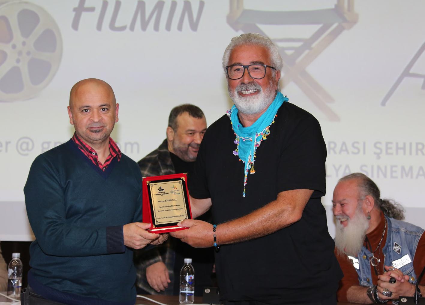 A K D E N I Z U N I V E R S I T E S I N D E S I N E M A S O Y L E S I S 1027759 304967