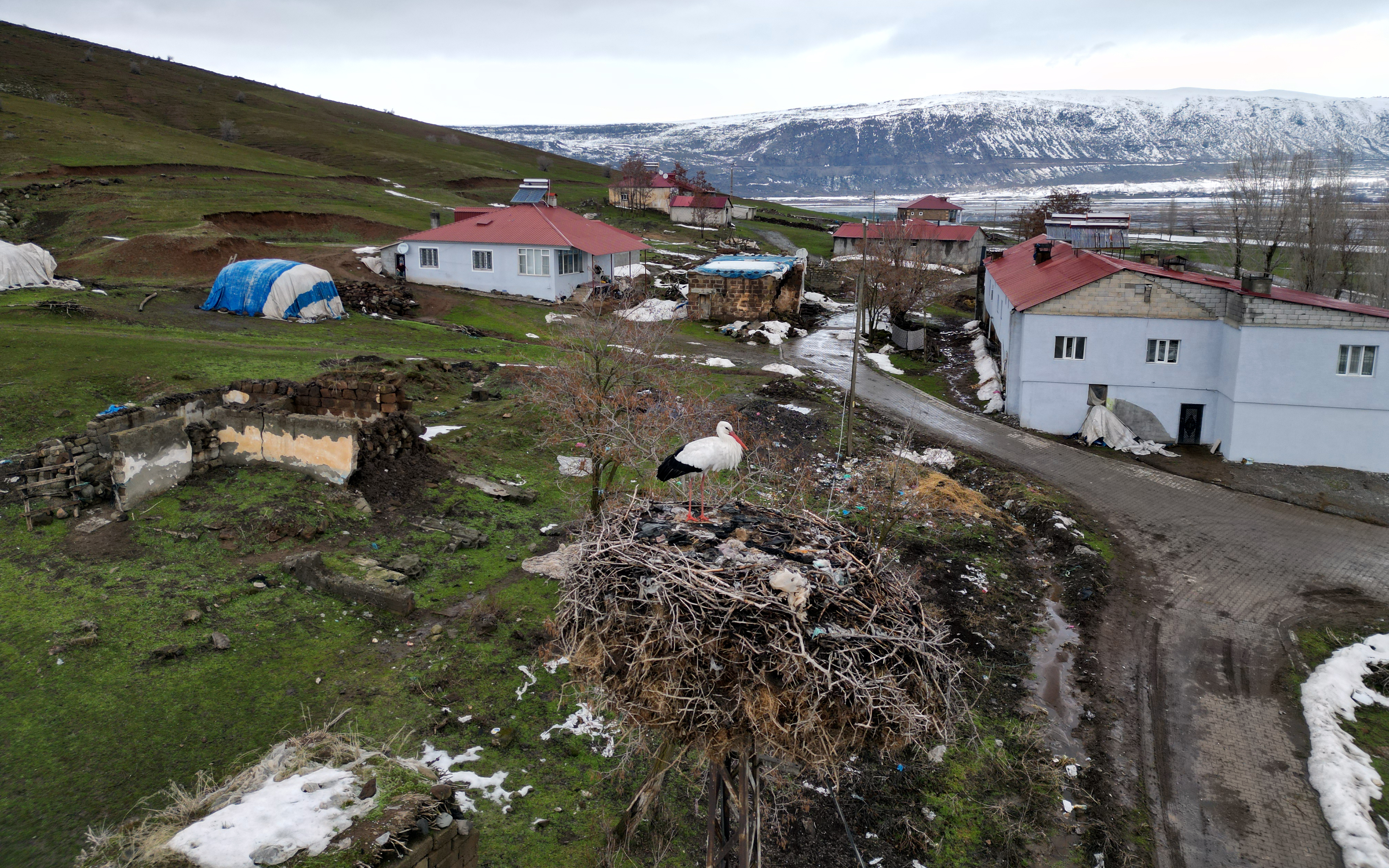 3 Y I L D I R G O C E T M E Y E N L E Y L E K A Y N I Y U V A D A 1169998 347502