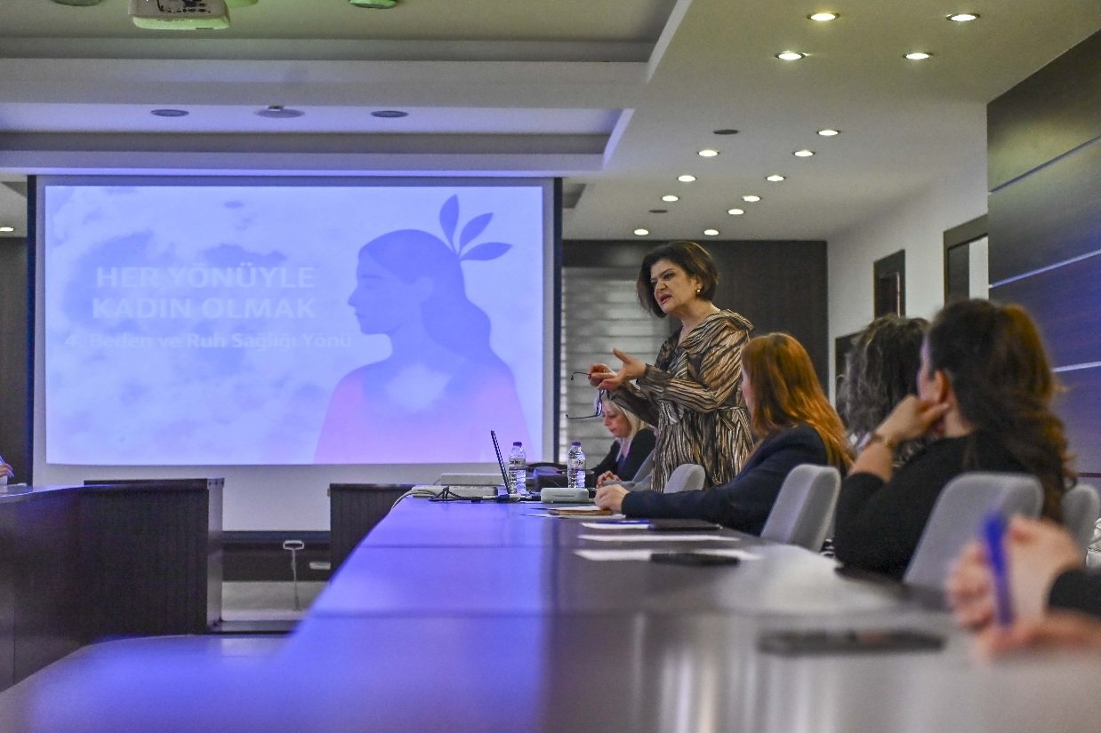 Muratpaşa’da kadın personele hak eğitimi