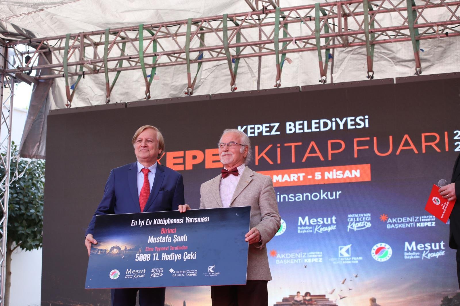 Antalya'nın en iyi ev ķütüphaneleri seçildi