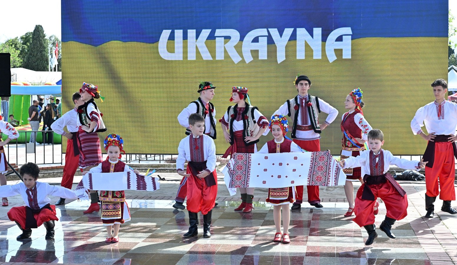 23 N I S A N C O C U K V E U C U R T M A F E S T I V A L I B A Y R 1267270 377243-1