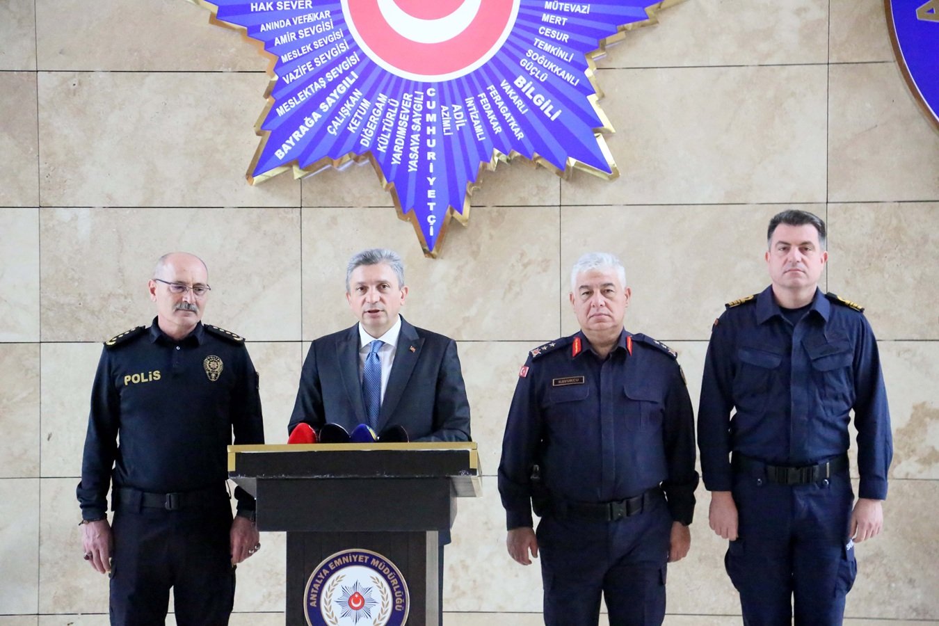 Antalya’da mart ayında 5 bin 183 aranan kişi yakalandı