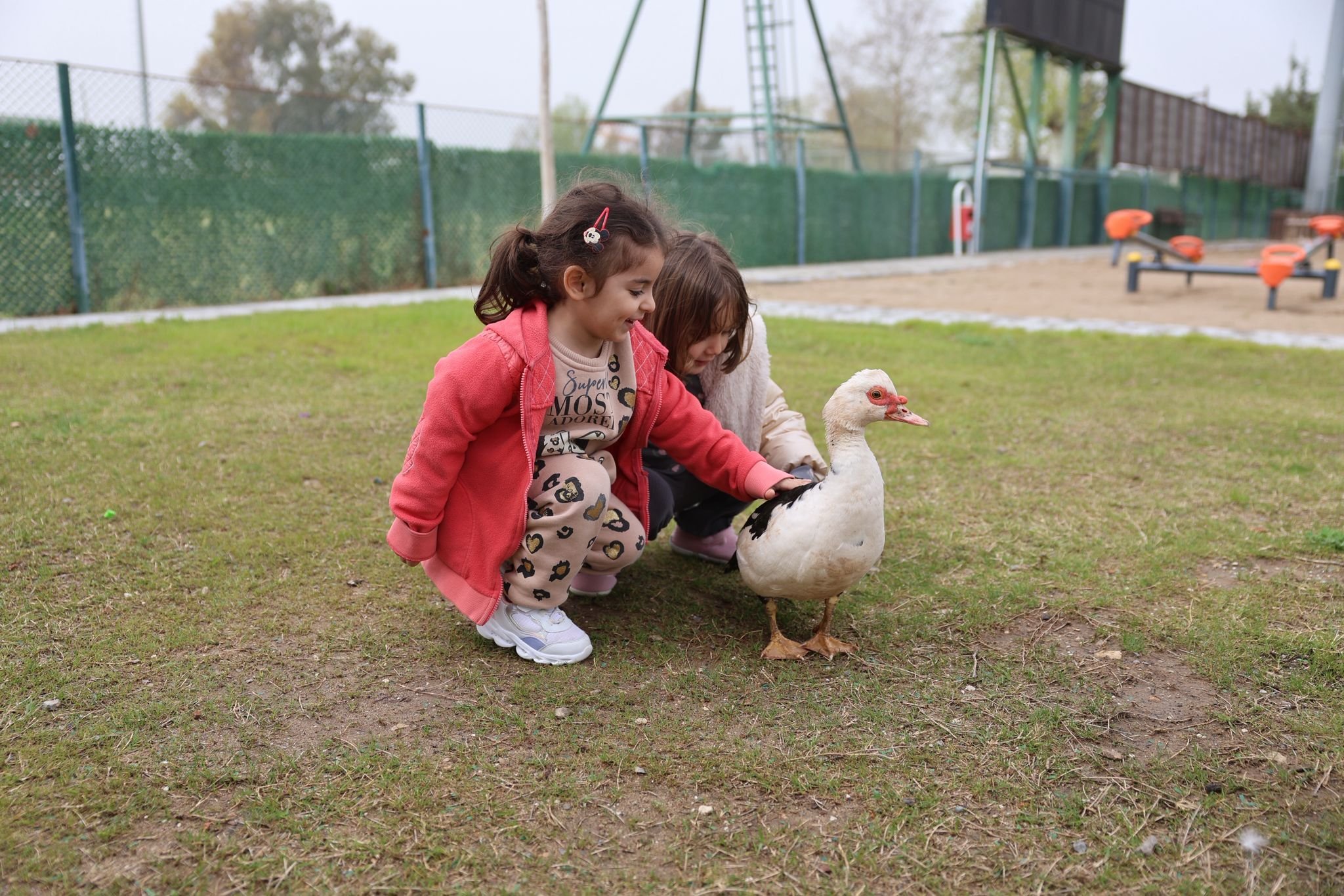 Döşemealtı’nda minik kalplerde hayvan sevgisi filizlendi