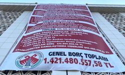 Döşemealtı Belediyesi'nde 1.4 milyar TL borç açıklandı: Borç belediye binasına asıldı!