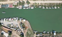 Antalya’da sahil skandalı: Yıkım sürerken kaçak yapıya özel iskele ve plaj