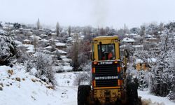 Antalya'da kardan yollar kapandı!