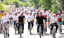 Vatandaşlar Başkan Kotan'la köy yolunda pedal çevirdi