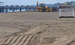 Belek’te sahil kumulları iş makineleriyle ezildi: carettalar ve habitat zarar görüyor