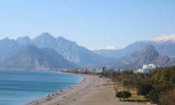 Antalya’da deniz suyu sıcaklığı, hava sıcaklığını geride bıraktı