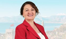 CHP Antalya Kadın Kolları  Başkanı görevden alındı, gerekçe açıklanmadı