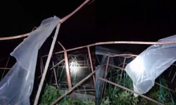 Finike Saklısu’da hortum seralara zarar verdi