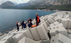 Antalya'da beton bloklar arasında can pazarı