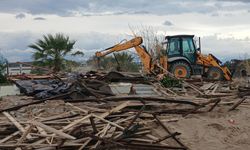 Doğu Plajı'ndaki işletmelerin tahliyesine başlandı