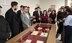 Antalya Kütüphanesi'nde 'Hukuk ve Edebiyat' söyleşisi