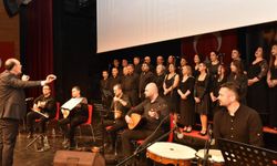 Kepez'de türkü dolu bir gece: 21 eserlik müzik şöleni