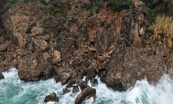 Antalya Falezlerinde Kaçak Yapı Skandalı