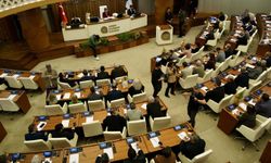 Böcek’in kurduğu esnaf dairesi için kapatma teklifi