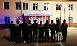 Cezaevine yasaklı madde sokmaya çalışırken yakalandılar