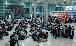 Körfez 'de binlerce turist ve yolcu üçüncü ülkelerde mahsur