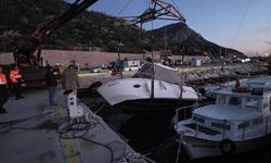 Kayyum yönetimindeki barınakta bir tekne daha battı