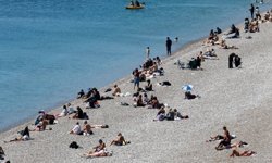 Konyaaltı Sahili'nde yoğunluk