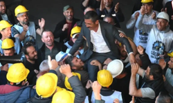 Direnen madenciler haklarını alıyor