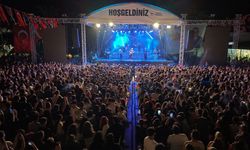 Kemer'de fener alayı ve Dedublüman konseri