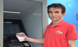 Haznede unutulan parayı bankaya teslim etti