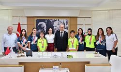 Kepez’in Bocce şampiyonlarından Başkan Kocagöz’e ziyaret