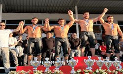 Kemer'in güreşçileri Manisa’da kürsüye çıktı