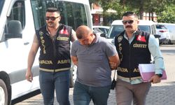 Eşi ve kayınpederini öldüren öğretmen adliyede