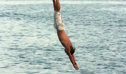 Balıklama suya atlamaya dikkat
