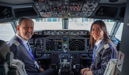 Emekli pilot son uçuşunu kızıyla yaptı