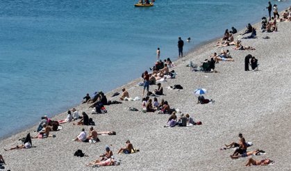 Konyaaltı Sahili'nde yoğunluk