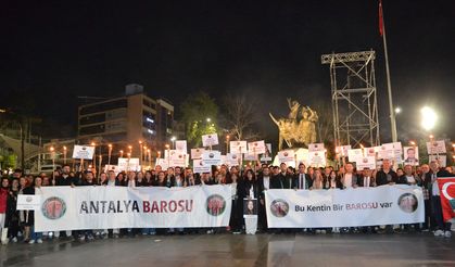 Antalya Barosu'ndan 'bir asrın' yürüyüşü