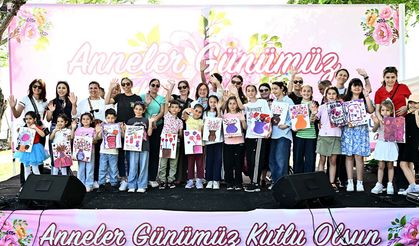 Muratpaşa’da Anneler Günü’ne özel renkli kutlama
