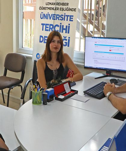 Antalya Büyükşehir'den üniversite adaylarına ücretsiz destek