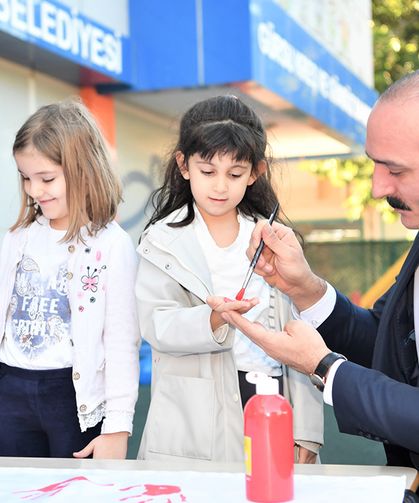 Antalya Çocuk Hakları Günü'nde çocuklarla bir araya geldi