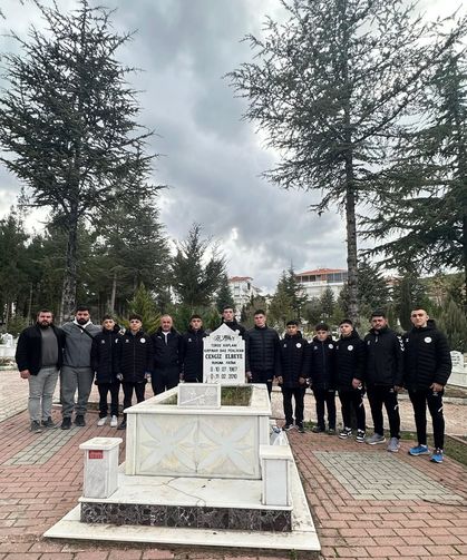 ‘Toros Kaplanı’ mezarı başında anıldı