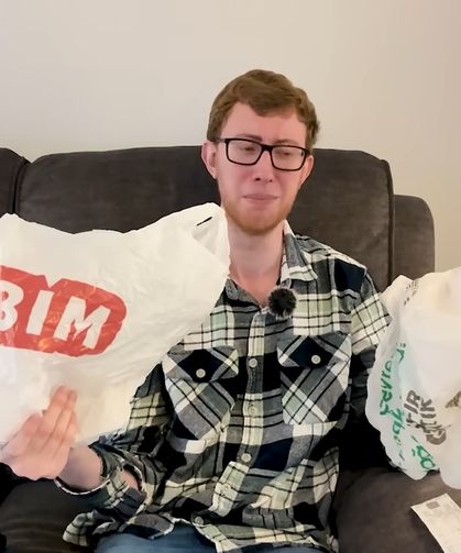 İngiltere’den market alışverişi için Antalya’ya geldi