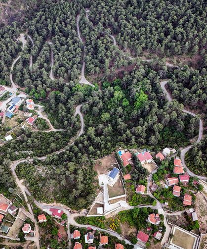 Konyaaltı’nda yol krizi: Mahalle sakinleri çözüm bekliyor