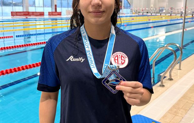 Antalyaspor Yüzme Takımından 9 Madalya