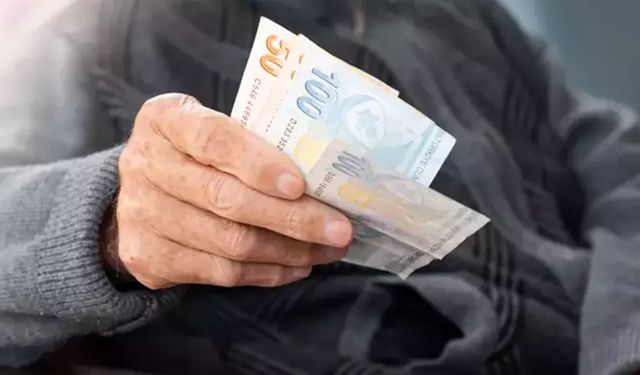 Emeklilere Kurban Bayramı ikramiyesi 4 bin TL olacak