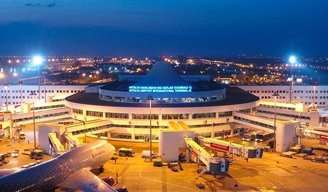 Antalya'ya uçak inemiyor