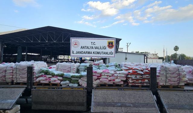 Antalya'da 17 ton sahte gübre