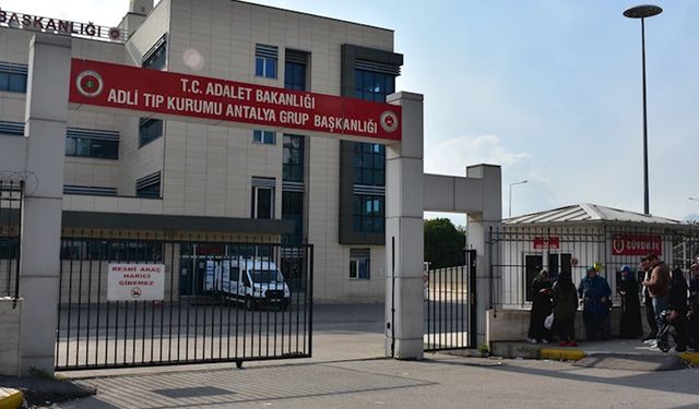 Antalya'da evde ölü bulunan 3 kardeşin cenazesini kimse teslim almadı