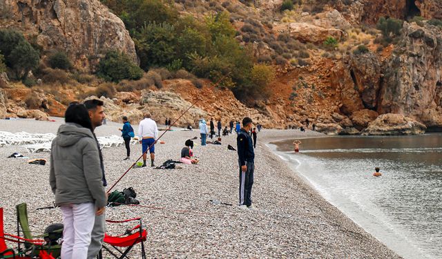 Denizde ve karada Ata'ya saygı