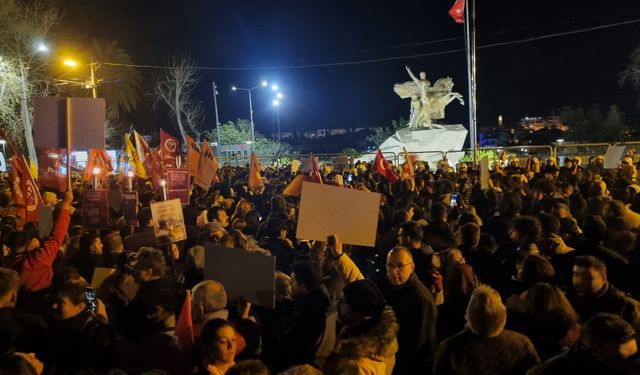 Antalya'da İmamoğlu'na destek ve demokrasi yürüyüşü